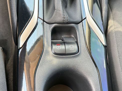 Used 2021 Toyota Corolla LE FWD image 27