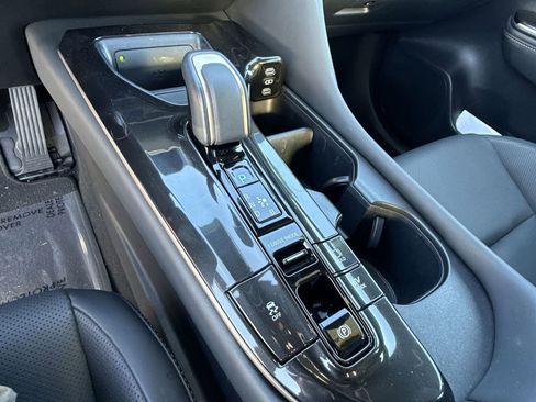 Used 2025 Toyota Crown XLE image 20