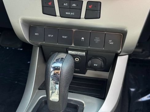Used 2011 Ford Focus SEL FWD image 12
