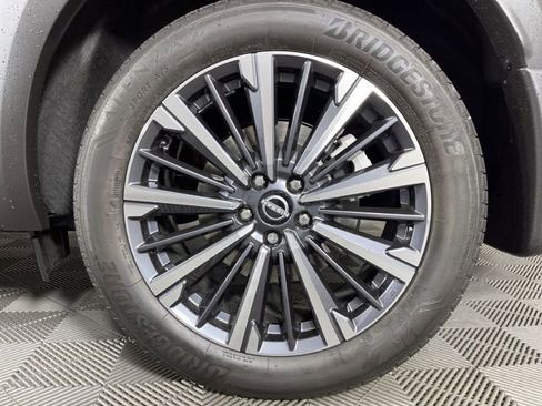 New 2026 Nissan Pathfinder Platinum image 13