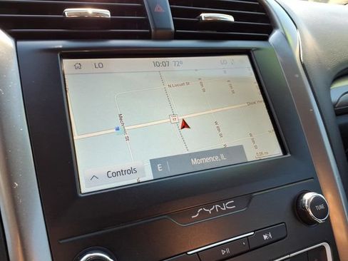 Used 2020 Ford Fusion SE FWD image 27