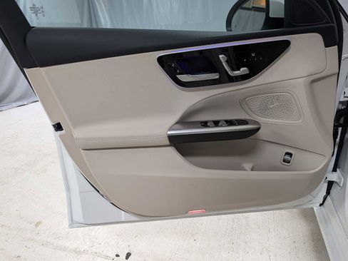 Used 2025 Mercedes-Benz C 300 4MATIC Sedan image 23