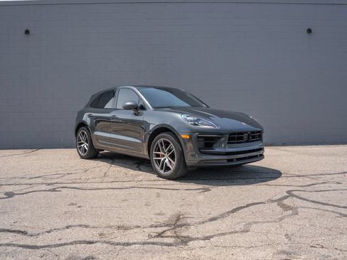 Certified 2023 Porsche Macan S AWD/4WD image 9