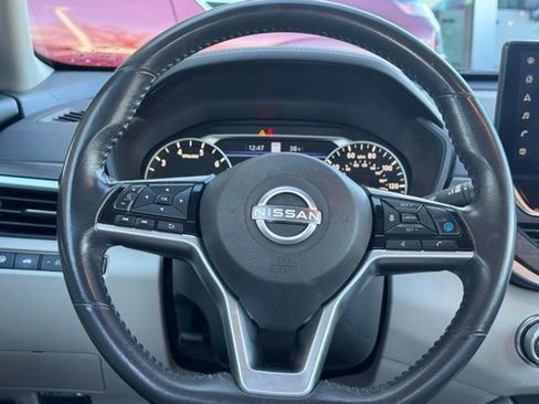 Used 2023 Nissan Altima 2.5 SV w/ SV Premium Package image 15