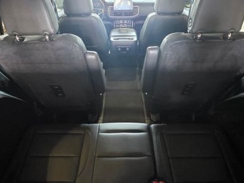 Used 2021 Chevrolet Tahoe LT w/ LT Signature Package image 29