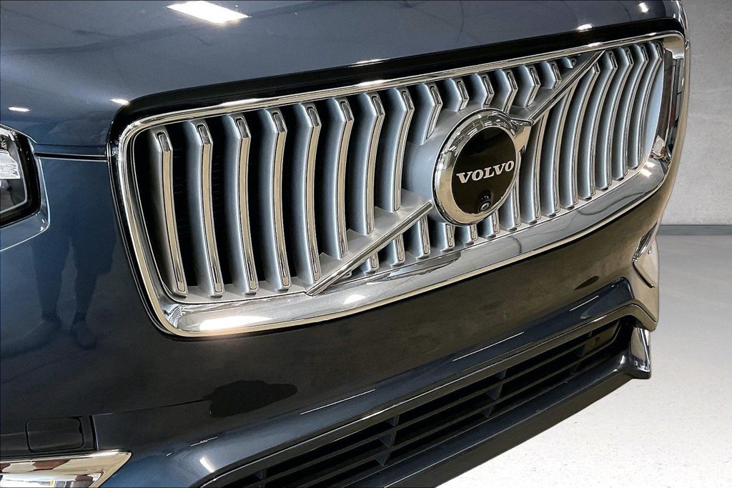 Certified 2025 Volvo XC90 B6 Plus w/ Protection Package AWD/4WD image 35