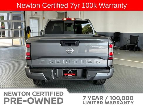 Used 2025 Nissan Frontier SV RWD image 5