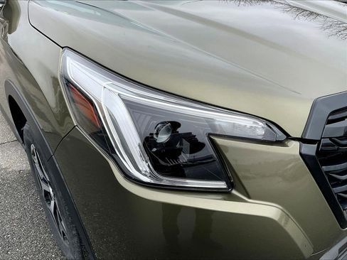 Used 2023 Subaru Forester Premium image 30