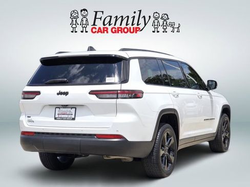 Used 2023 Jeep Grand Cherokee L Laredo RWD image 4
