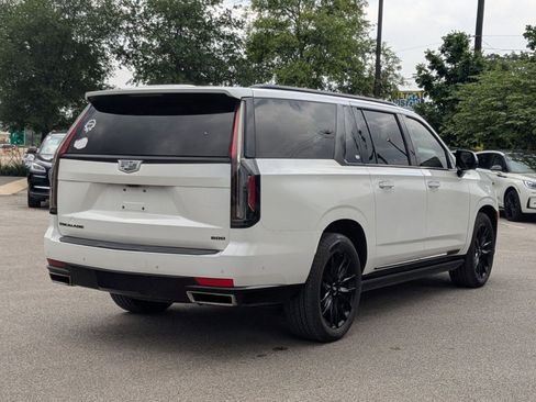 Used 2022 Cadillac Escalade ESV Premium Luxury w/ Performance Package AWD/4WD image 3