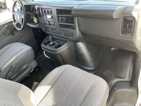 New 2025 GMC Savana 2500 Extended w/ Driver Convenience Package image 28