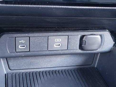 Used 2025 Toyota Prius Plug-In Hybrid w/ Limited Premium Package FWD image 13