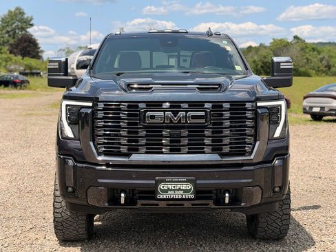 Used 2024 GMC Sierra 2500 Denali Ultimate AWD/4WD image 2