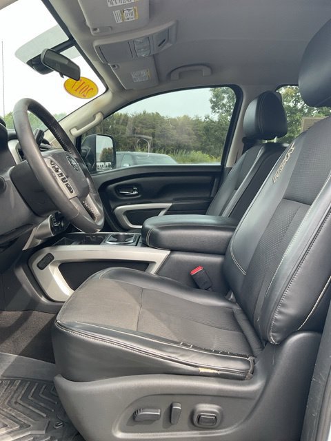 Used 2017 Nissan Titan PRO-4X AWD/4WD image 14