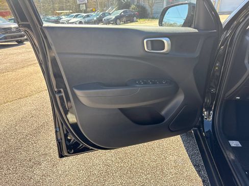 New 2026 Hyundai Venue SEL FWD image 11