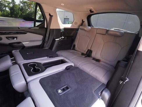 Used 2025 Honda Pilot Touring image 24