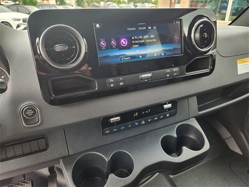 New 2025 Mercedes-Benz Sprinter 2500 image 19