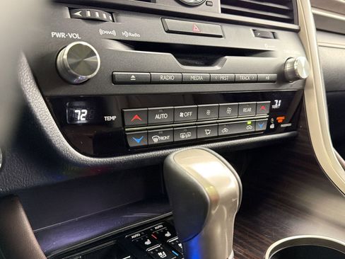 Used 2019 Lexus RX 350L w/ Premium Package image 18