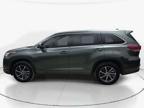 Used 2017 Toyota Highlander XLE FWD image 9