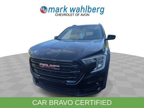 Certified 2024 GMC Terrain SLT w/ Infotainment Package II AWD/4WD image 3