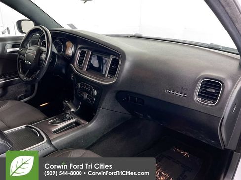 Used 2020 Dodge Charger SXT RWD image 28