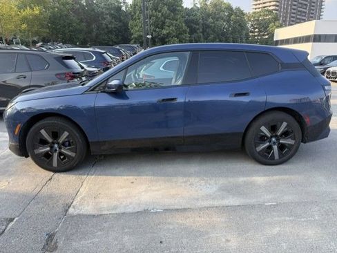 Used 2024 BMW iX xDrive50 w/ Sport Package AWD/4WD image 5