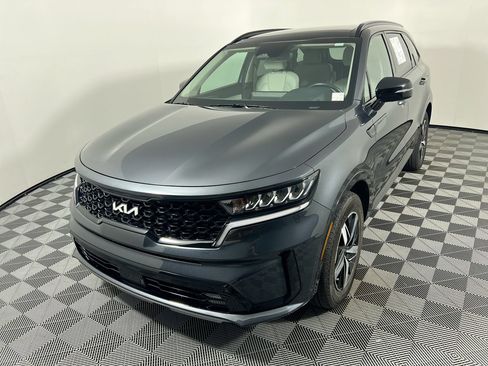 Used 2022 Kia Sorento EX w/ Panoramic Sunroof Package FWD image 8