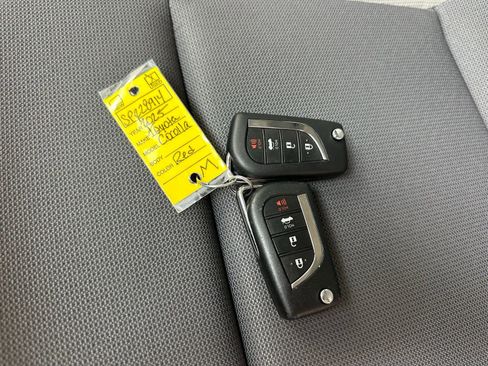 Used 2025 Toyota Corolla LE image 36