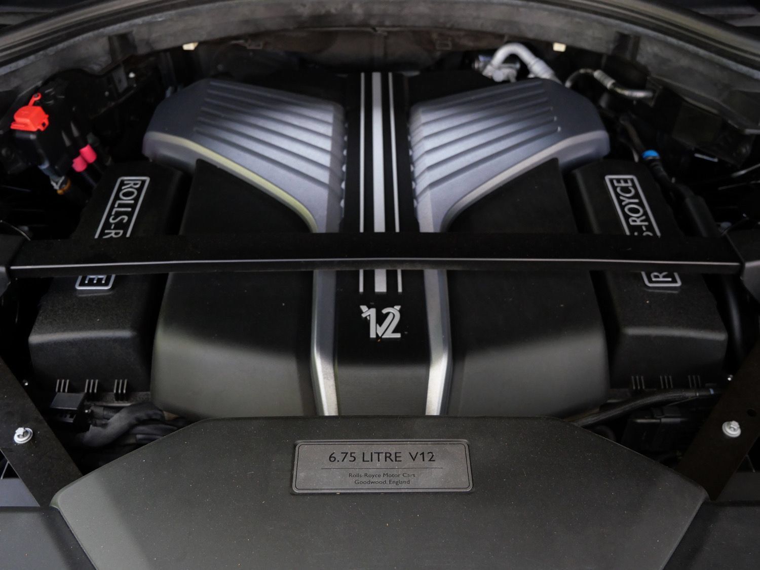 Certified 2023 Rolls-Royce Cullinan Black Badge w/ Dark Exterior Package AWD/4WD image 32