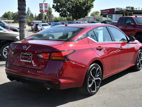 Used 2025 Nissan Altima 2.5 SR FWD image 8