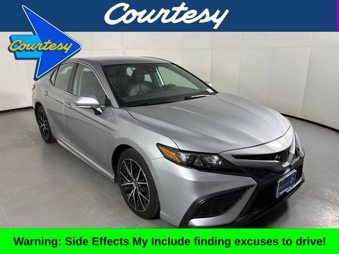 Used 2024 Toyota Camry SE FWD image 1