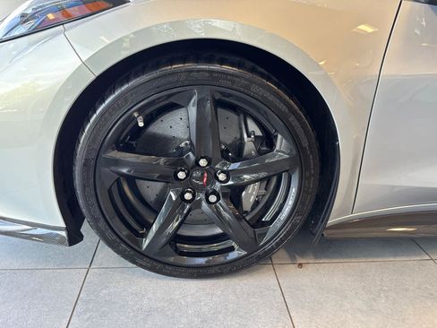 Used 2024 Chevrolet Corvette Z06 RWD image 9