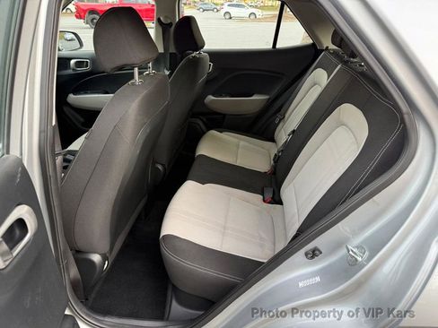 Used 2021 Hyundai Venue SEL image 15