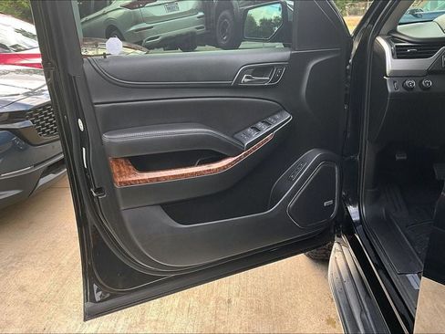 Used 2018 Chevrolet Tahoe Premier AWD/4WD image 25