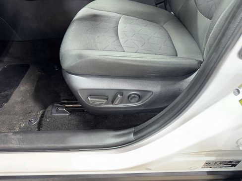 Used 2025 Toyota RAV4 XLE AWD/4WD image 23