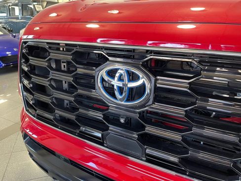 Used 2023 Toyota Sequoia Platinum image 15