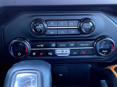 Certified 2024 Ford Bronco Badlands image 31