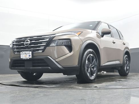 Used 2025 Nissan Rogue SV image 27