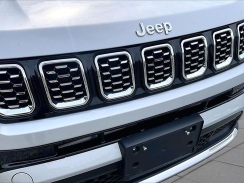 Used 2026 Jeep Compass Limited AWD/4WD image 30
