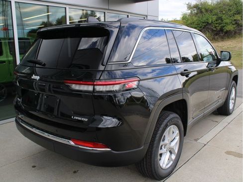 New 2025 Jeep Grand Cherokee Laredo X w/ Luxury Tech Group I image 4