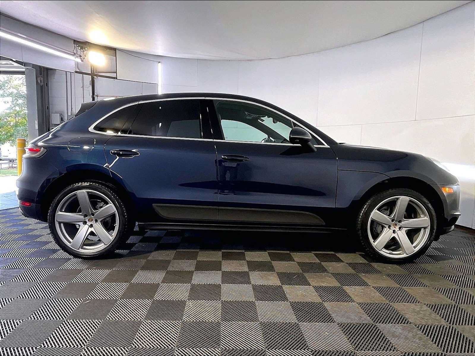 Certified 2021 Porsche Macan S w/ Premium Package Plus AWD/4WD image 8