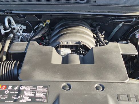 Used 2019 Chevrolet Suburban Premier w/ Premier Plus Edition AWD/4WD image 24