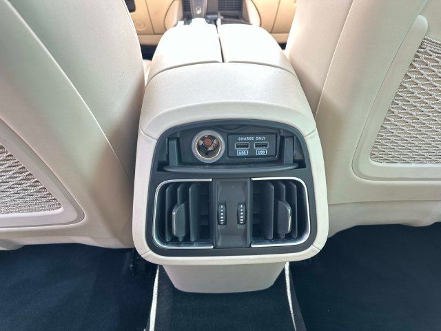 Used 2021 Maserati Levante GranLusso AWD/4WD image 13