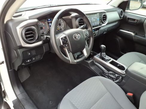 Used 2021 Toyota Tacoma SR5 RWD image 14