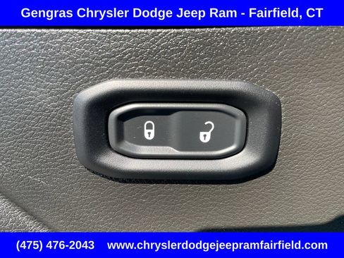 Certified 2025 Jeep Gladiator Mojave w/ Safety Group AWD/4WD image 37