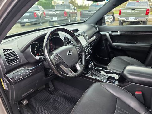 Used 2014 Kia Sorento SX w/ 3rd Row Package image 9