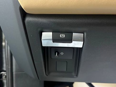 New 2026 Land Rover Defender 130 X-Dynamic SE AWD/4WD image 39