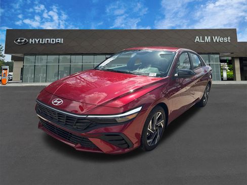 Used 2025 Hyundai Elantra Sport FWD image 1