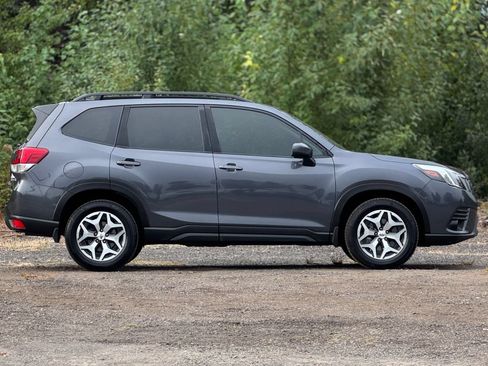 Certified 2024 Subaru Forester Premium AWD/4WD image 8