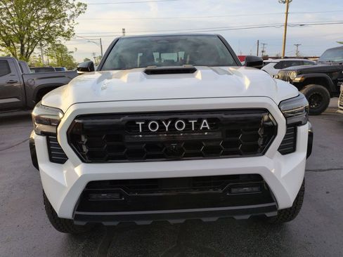 Used 2025 Toyota Tacoma TRD Pro image 8